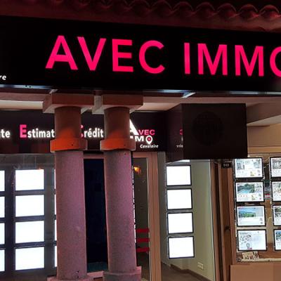 Enseigne Caissons Pochoirs Eclaires A Immo