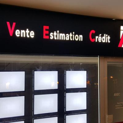 Enseigne Caissons Pochoirs Eclaires Agence