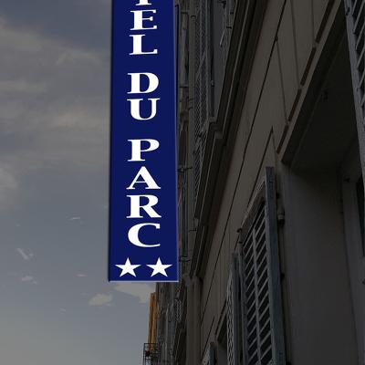 Enseigne Hotel Du Parc Soir